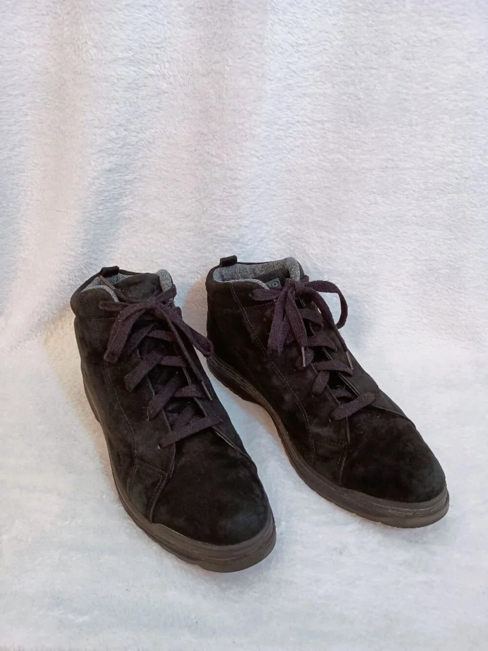 NWOB Vintage BOKS Reebok Black Suede Ankle Sneakers Boots Women's Size 10